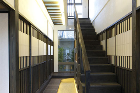 床部分と階段部分の塗装
